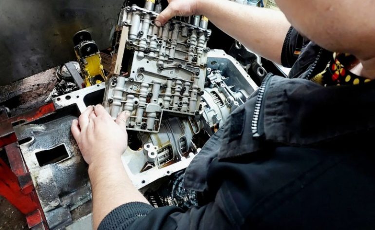 Ремонт коробки передач BMW: механика против автомата